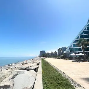 Beachfront View By Globalstay شقة باتومي
